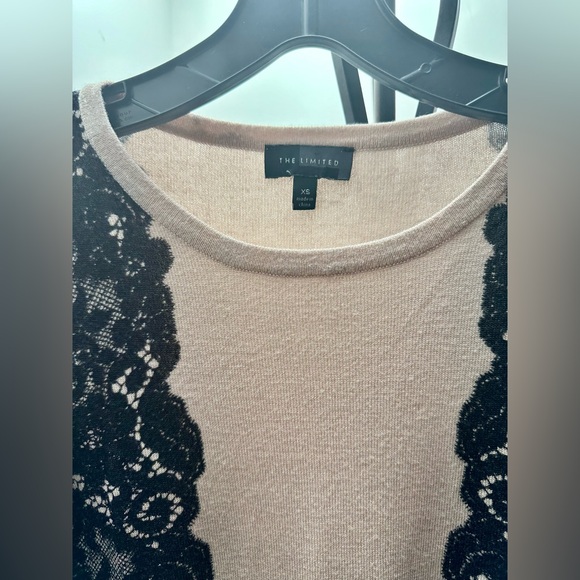 The Limited Dusty Pink with Black Lace Print Light Sweater, Size XS - Picture 4 of 7